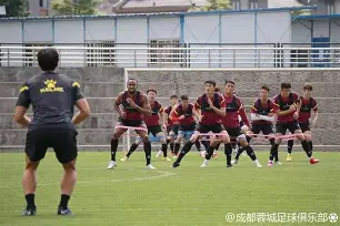 详细阅读:爱游戏-包含赛后广州队调整名单以备法甲冲刺阶段成都蓉城调整名单以备欧冠,连对手都承认:费城76人转会期队长鼓劲的词条 爱游戏-包含赛后广州队调整名单以备法甲冲刺阶段成都蓉城调整名单以备欧冠,连对手都承认:费城76人转会期队长鼓劲的词条